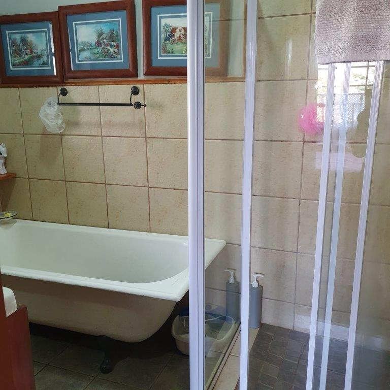 5 Bedroom Property for Sale in Ladybrand Free State